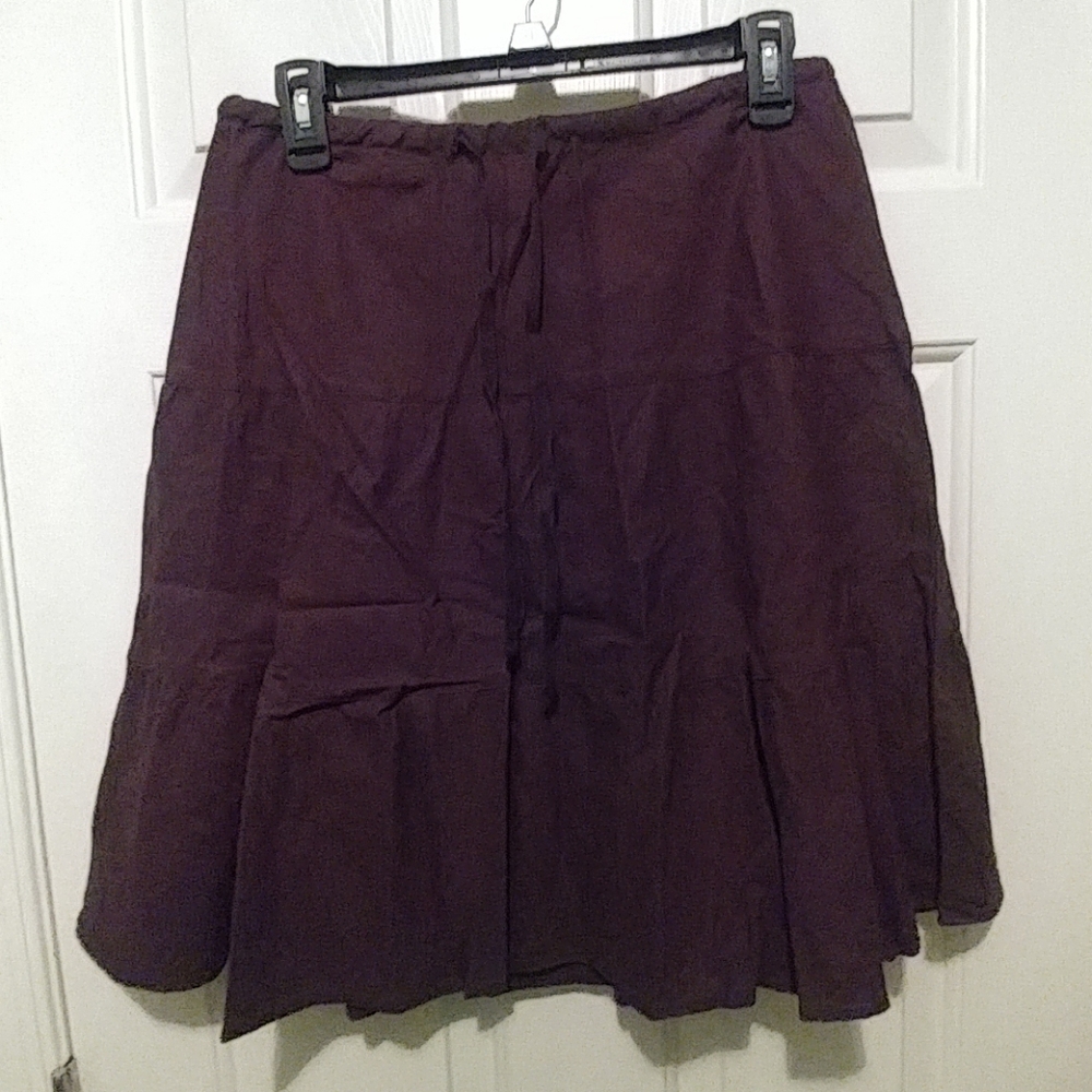 brown skirt